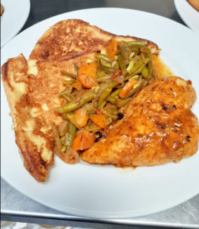 Green beans, chicken and eggy bread