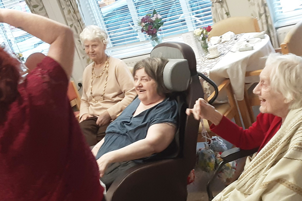 St Winifreds Care Home residents enjoy music with John and Ellie
